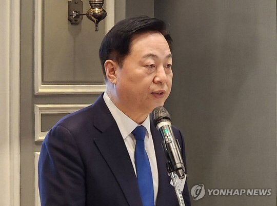 김두관 전 의원이 14일 서울 여의도 켄싱턴호텔에서 열린 넥스트코리아 포럼 출범식에서 인사말을 하고 있다. 연합뉴스